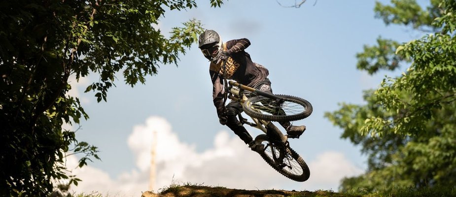 Downhill: Guia completo sobre a modalidade! Downhill: Guia completo sobre a modalidade!