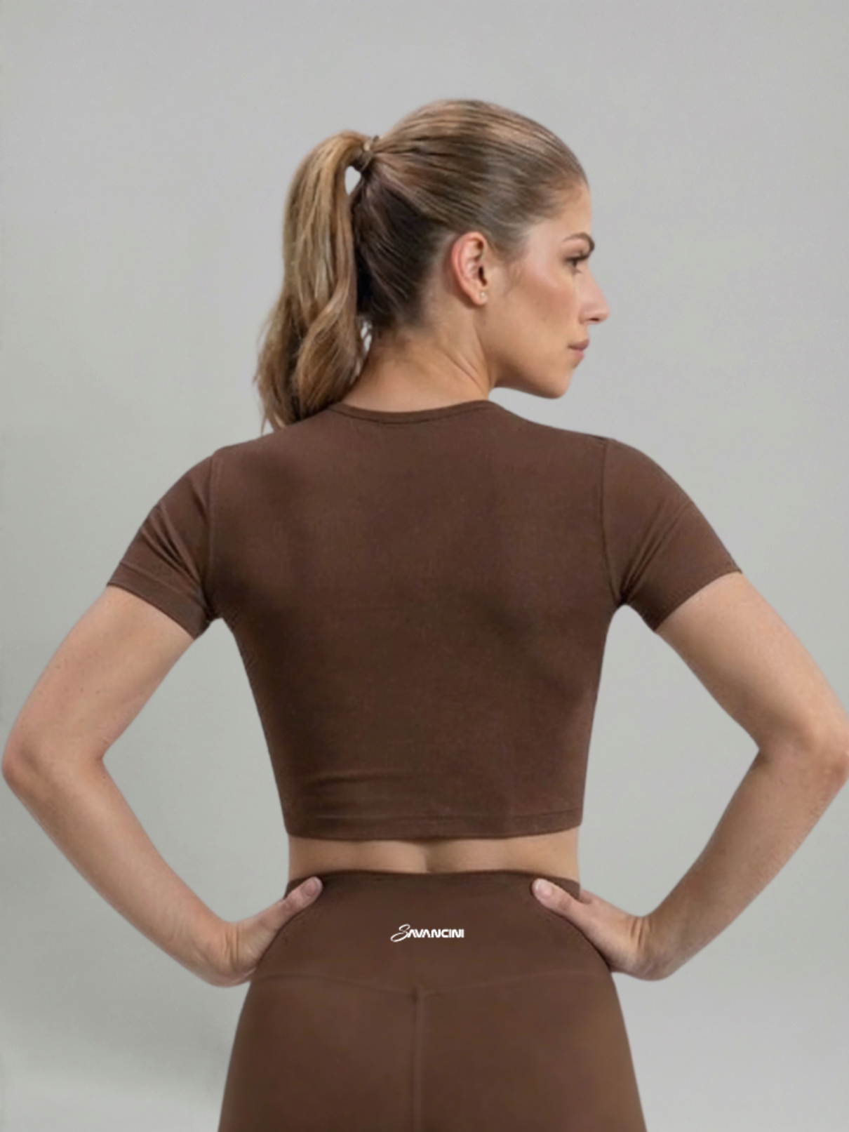 Cropped Flow Expresso — lifestyle